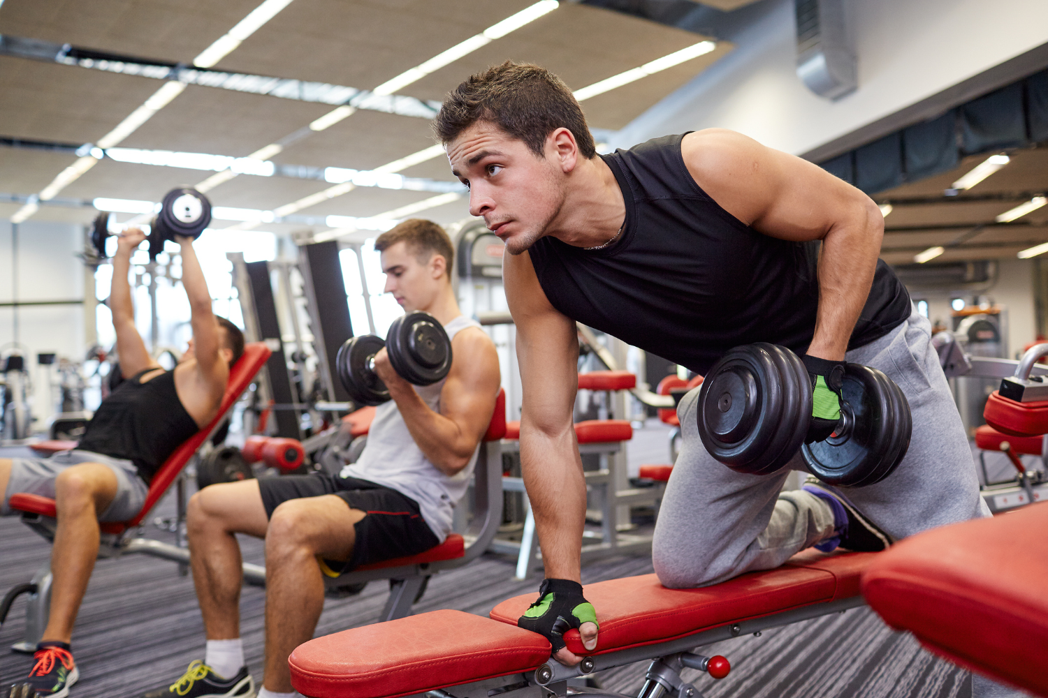 Kluby fitness i siłownie na Osiedlu Tysiąclecia w Katowicach – sprawdź, gdzie ćwiczyć!